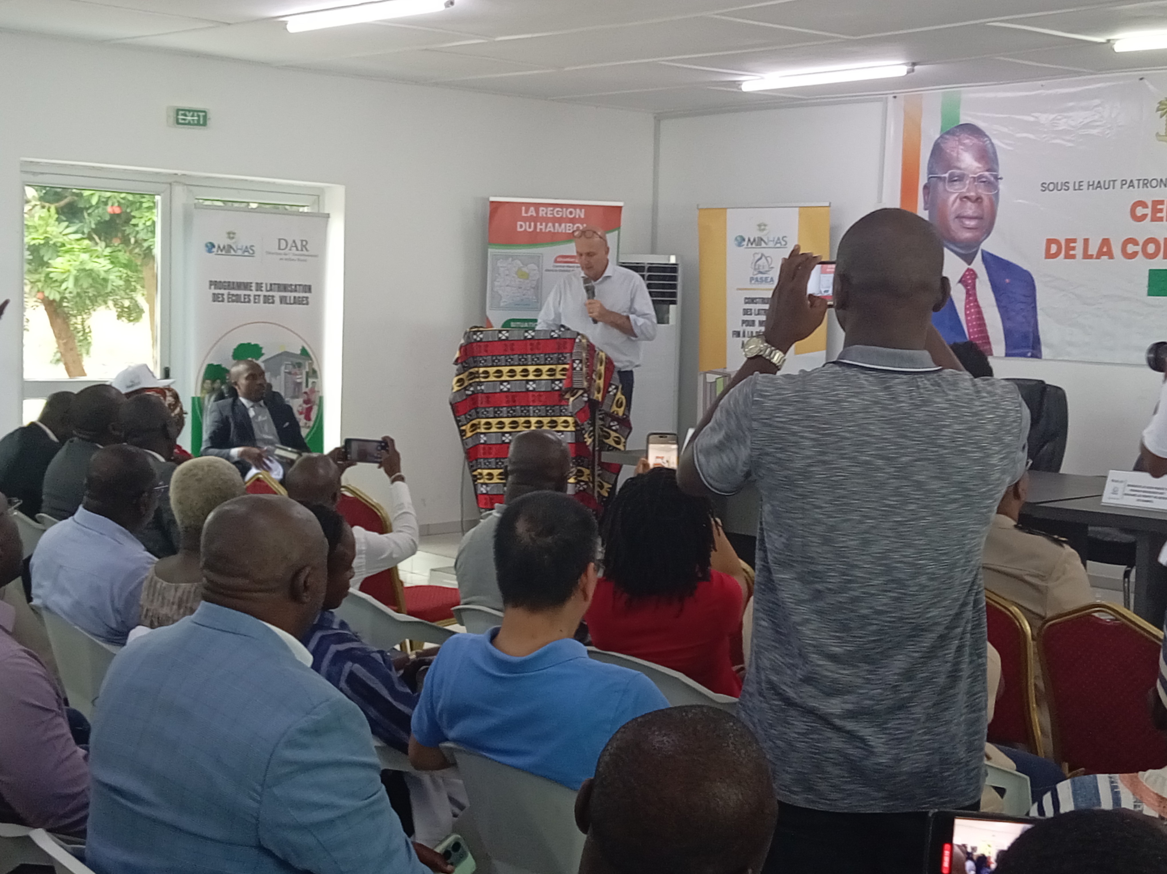 Cérémonie de lancement des activités du PASEA pour la construction de 5 000 latrines familiales pilotes dans la Région du Hambol.