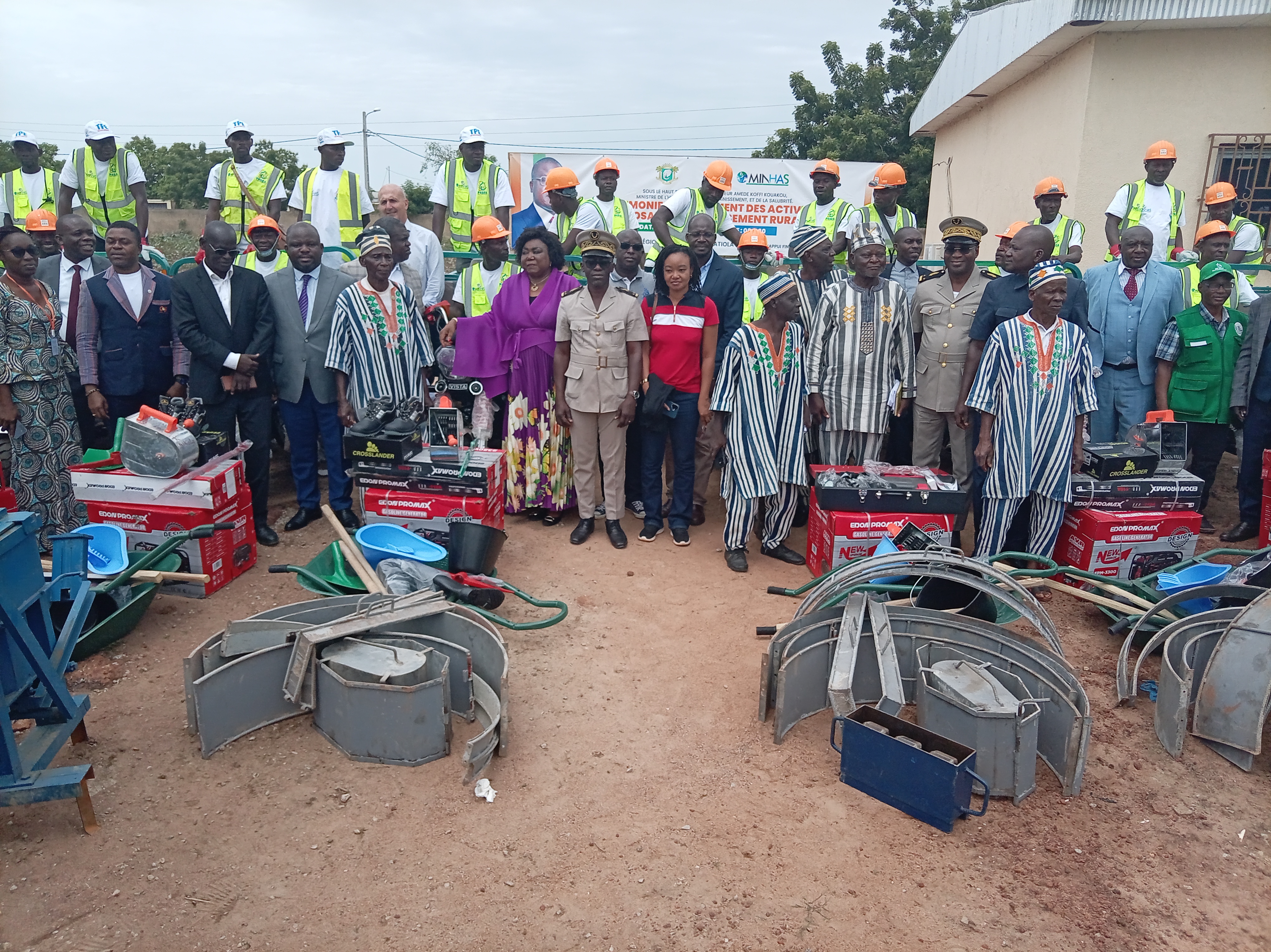 Cérémonie de lancement des activités du PASEA pour la construction de 5 000 latrines familiales pilotes dans la Région du Hambol.