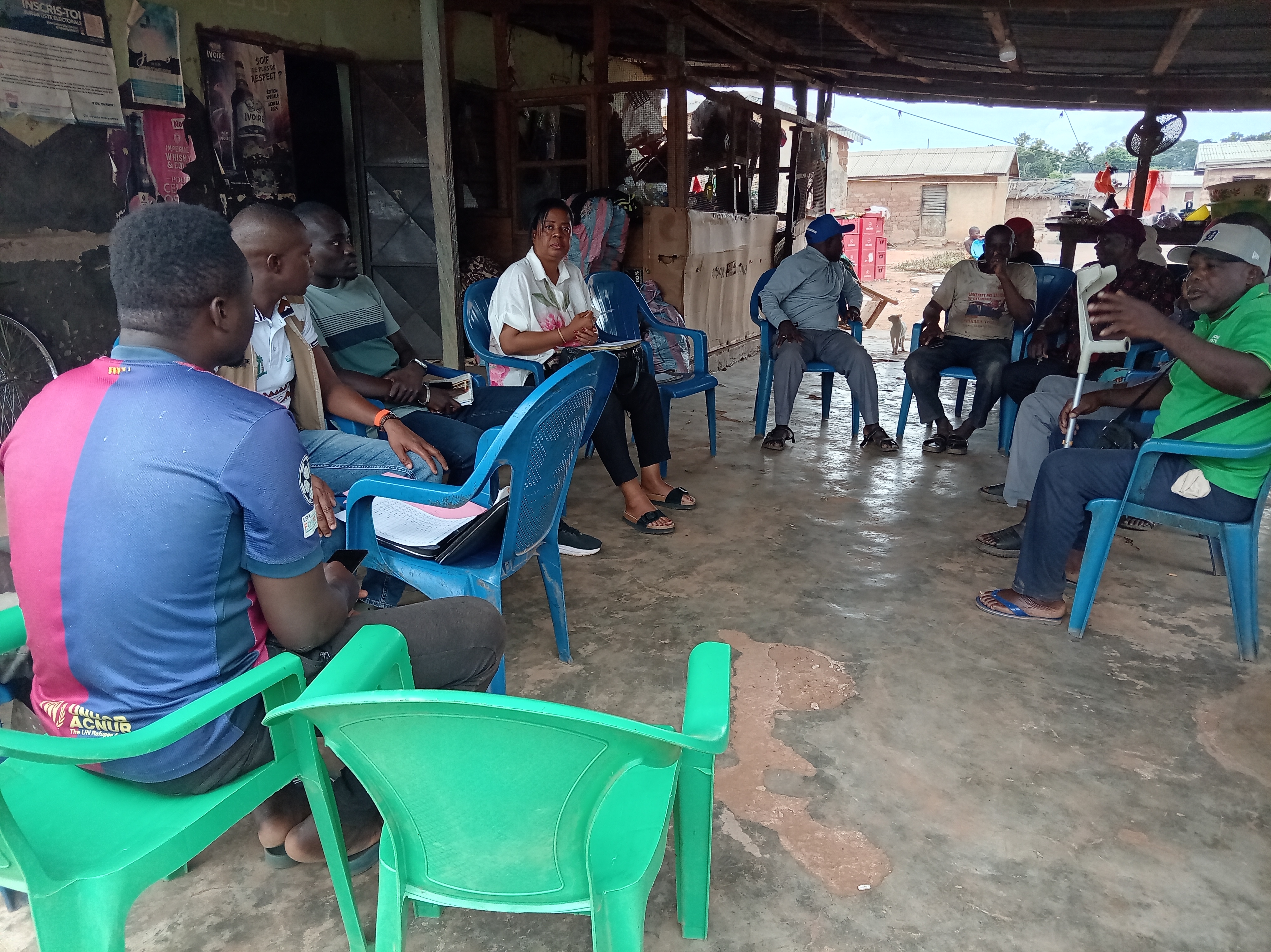 Remise des sites de construction des latrines familiales dans le village de Petionnara