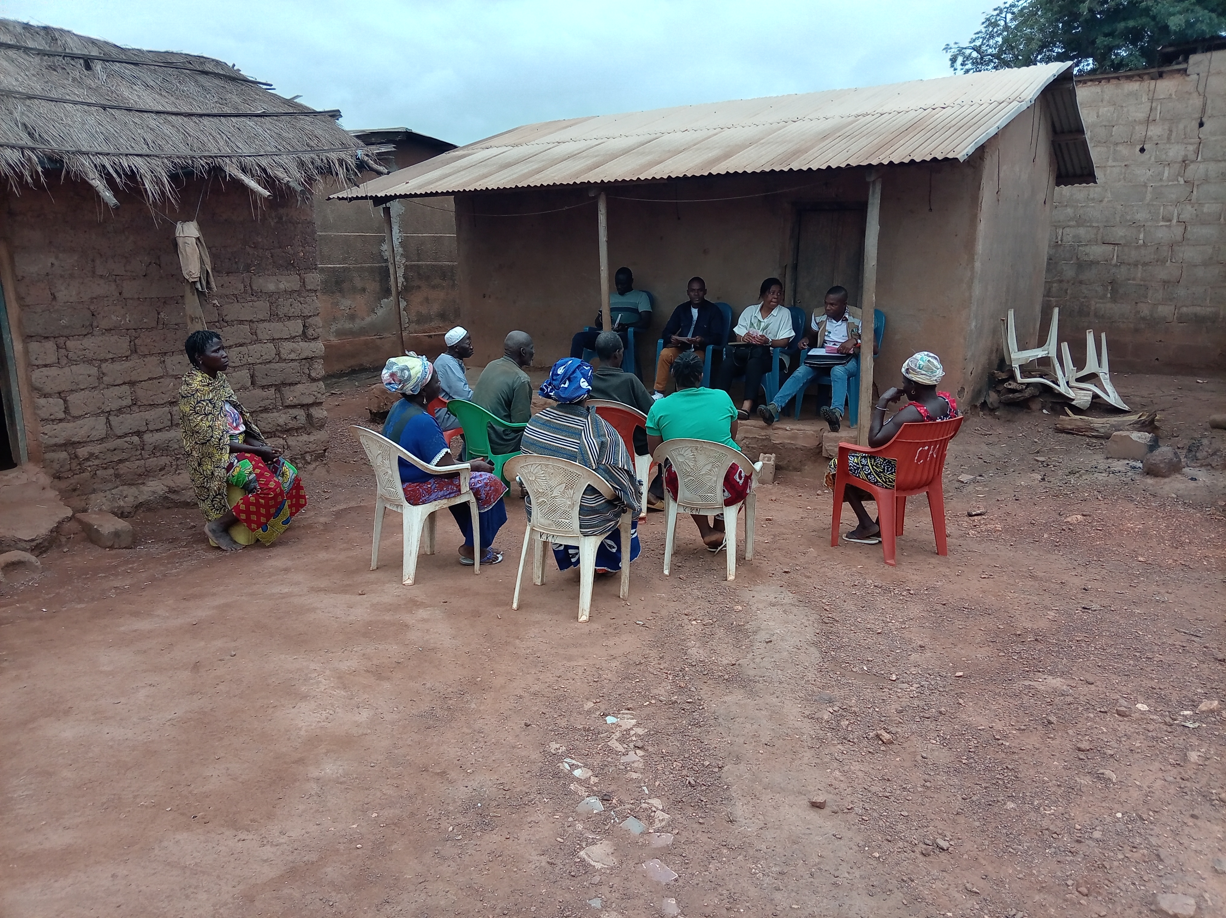 Remise des sites de construction des latrines familiales dans le village de Serigbokaha