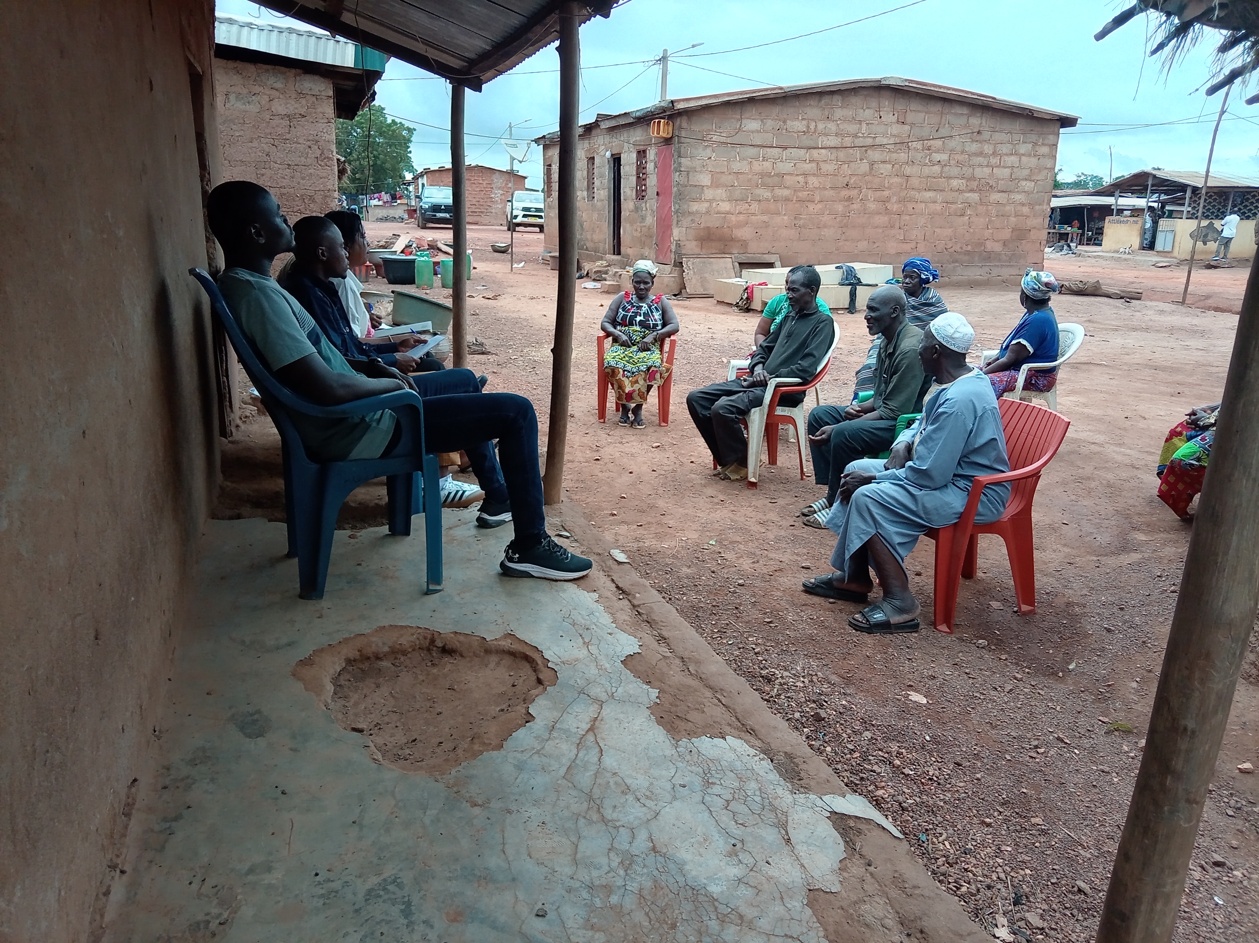 Remise des sites de construction des latrines familiales dans le village de Serigbokaha