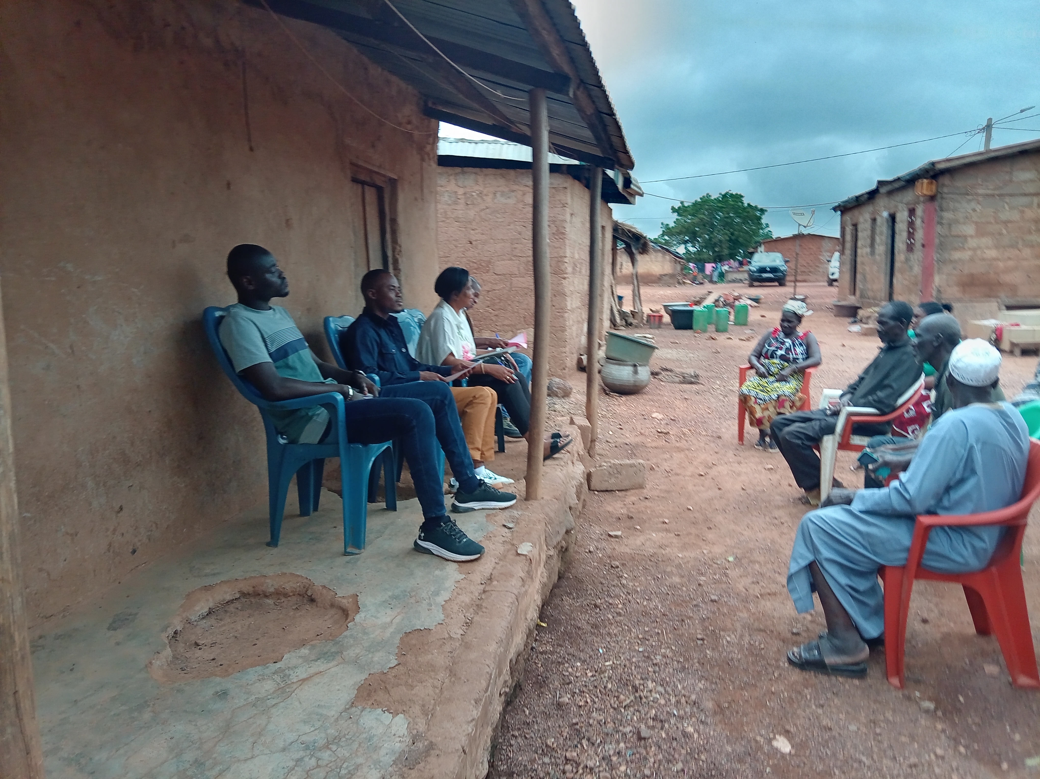 Remise des sites de construction des latrines familiales dans le village de Serigbokaha