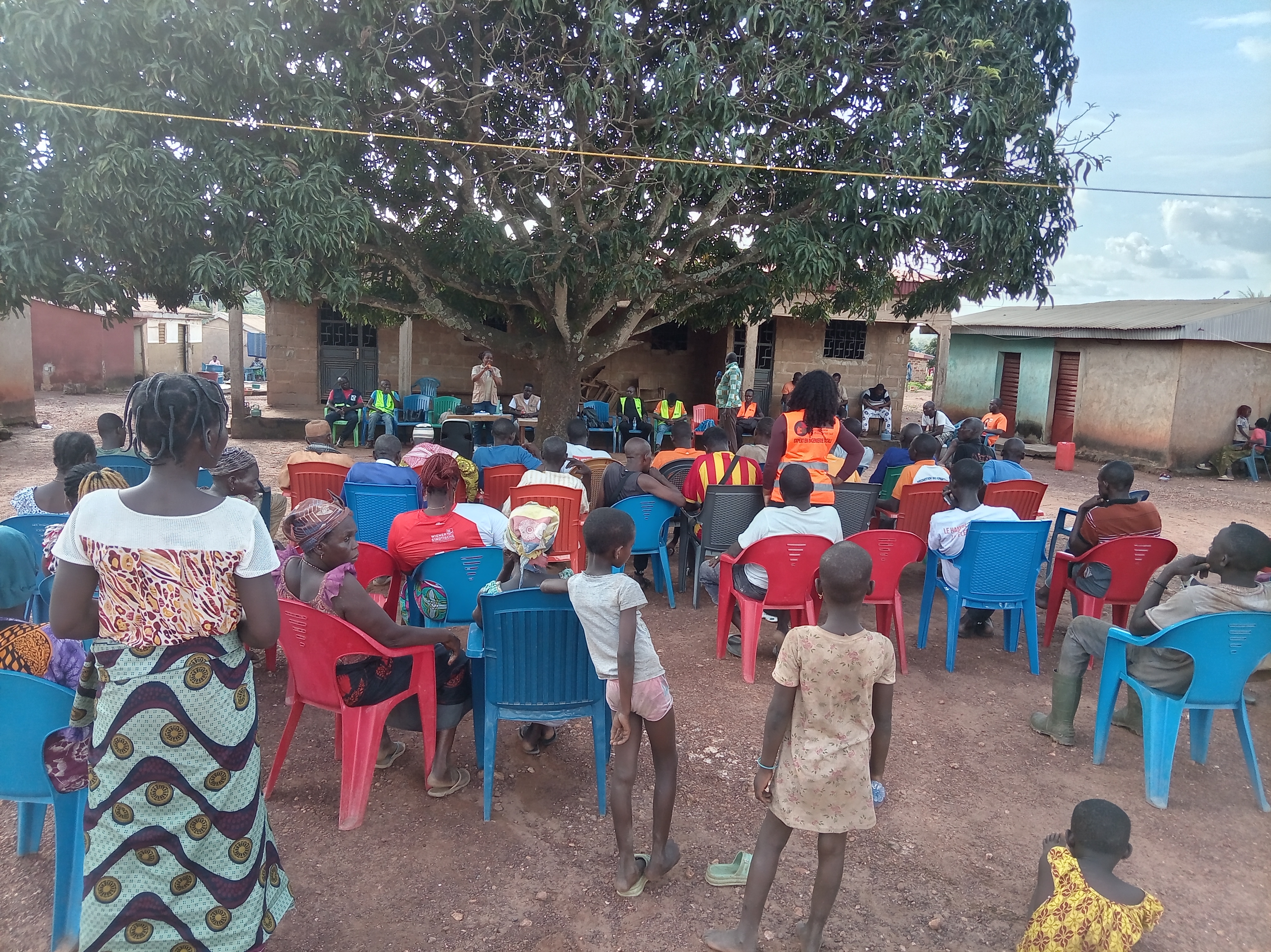Rencontre avec une communauté sur le terrain